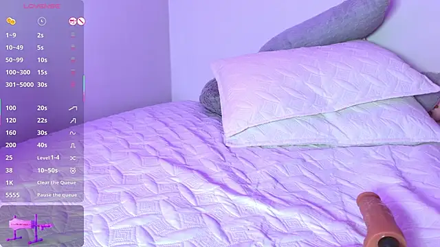 PollyGrey_'s cam snapshot