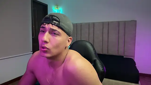 CHRIS_MORGAN1's cam snapshot