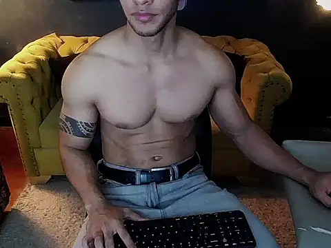 tayler_luke's cam snapshot