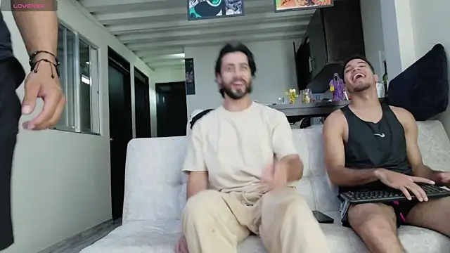 heteros_curious's cam snapshot