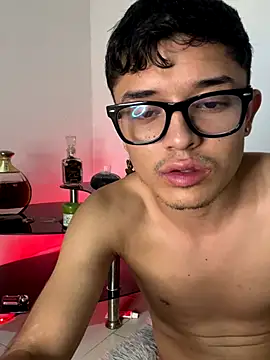 SAMANTHA_AND_PETER's cam snapshot