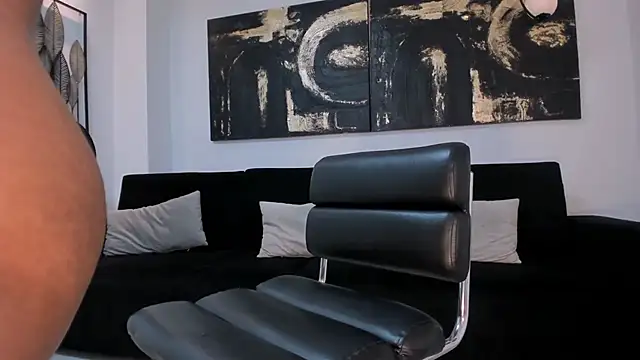 EmilyJohnsonX1's cam snapshot