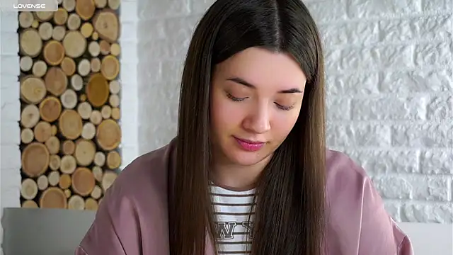 LowOncoming live sex cam