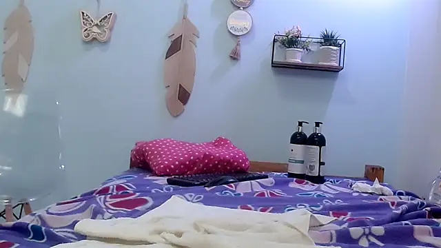 ashlyanaldeep18's cam snapshot