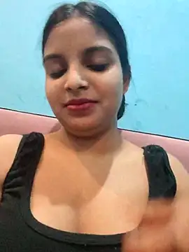 Maahhii_2 live sex cam