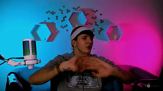 travis_wolf_'s cam snapshot