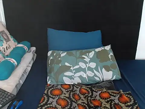 CreamySexyPussy's cam snapshot