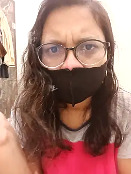 Mahira_sharma01's cam snapshot