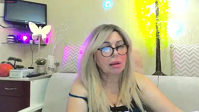 SusieNoreen's cam snapshot