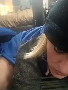 KITTYBOOBOOFUXX live sex cam