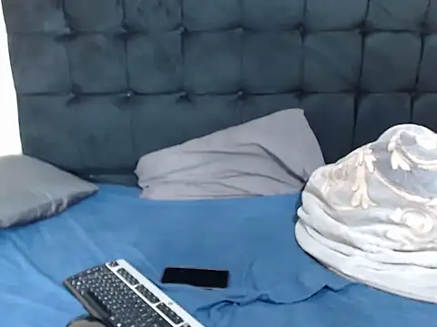 CaramelBootty's cam snapshot