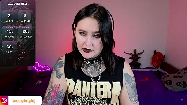 Emmybrightj_'s cam snapshot