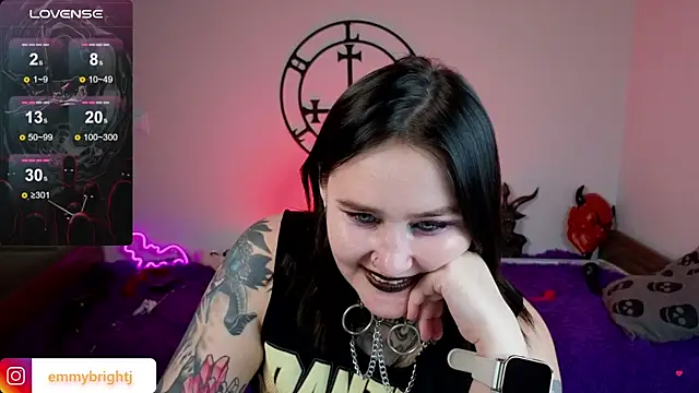 Emmybrightj_'s cam snapshot