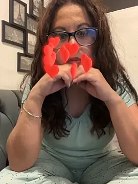 MirandaLatinaLovely's cam snapshot