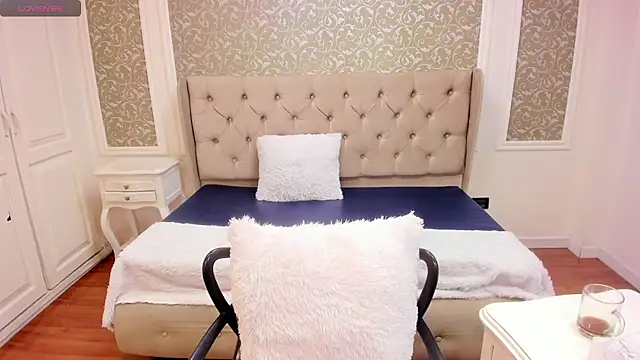 Jolie_price's cam snapshot