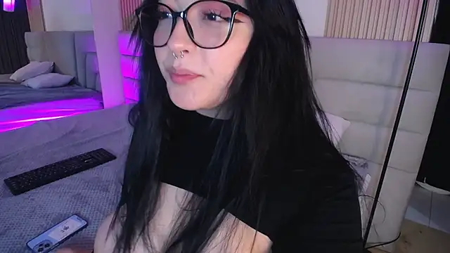 Miss_Loise's cam snapshot