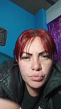 carolinhe_'s cam snapshot