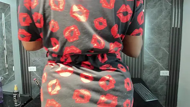 SaraiEvans live sex cam