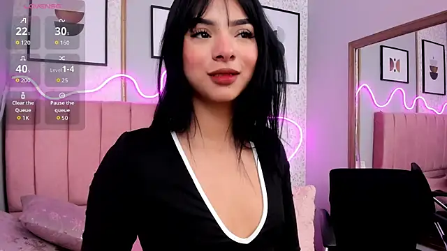 LARISSAEVANS's cam snapshot