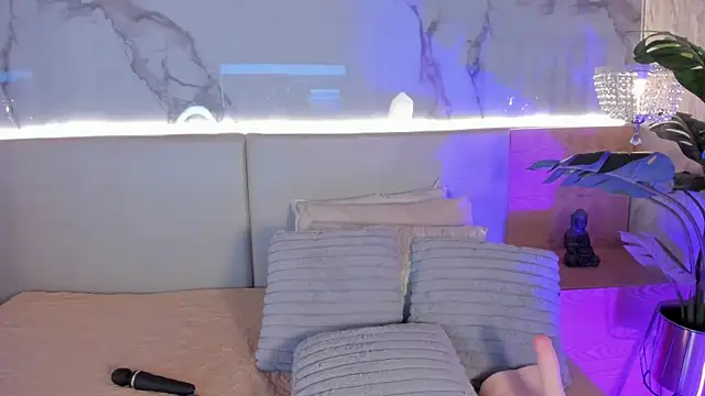 ValSmith_'s cam snapshot