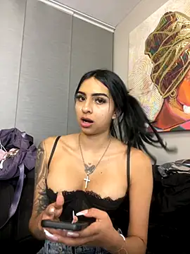 Hilary_pinkk's cam snapshot