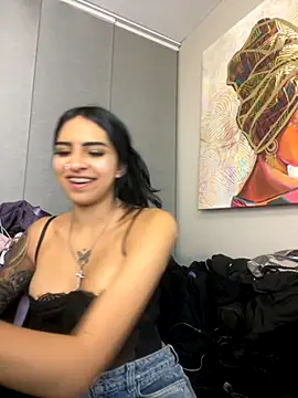 Hilary_pinkk's cam snapshot