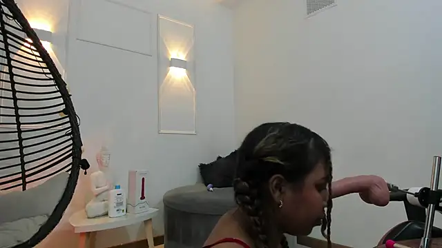 Lizzie_Williams_'s cam snapshot