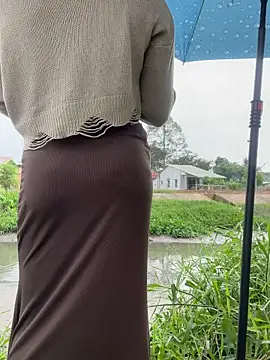 BigAssBee's cam snapshot