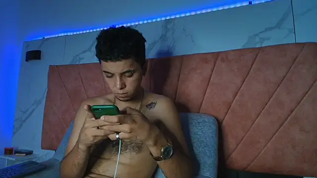 HellAndDante_'s cam snapshot