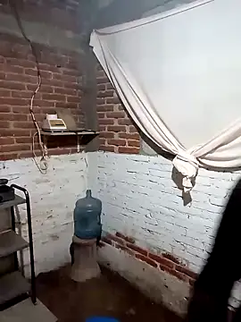 yovana13 live sex cam