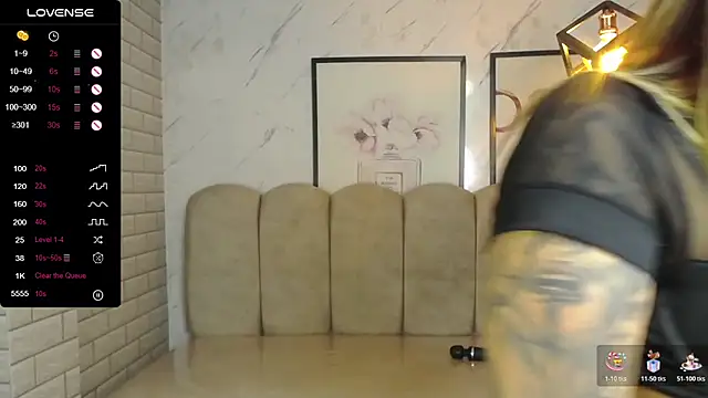 _Charlotte_v's cam snapshot