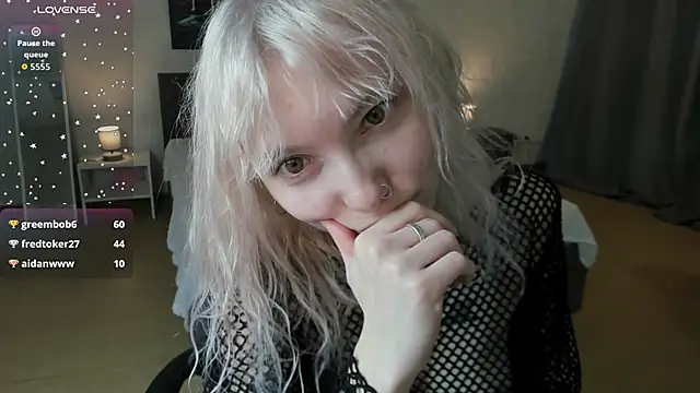 tattoo_art_baby's cam snapshot