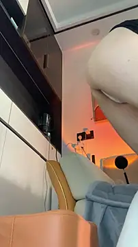 zhizhinaigai's cam snapshot