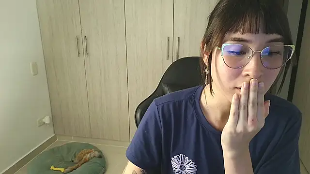 Yuliennegg's cam snapshot