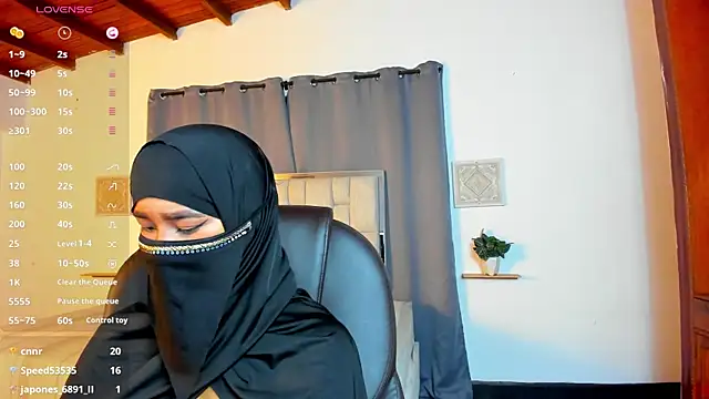 kalila_latif's cam snapshot