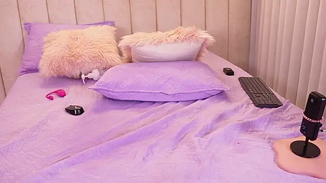 emyli_sw_'s cam snapshot