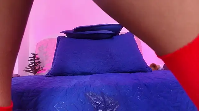 naomi_kyse's cam snapshot