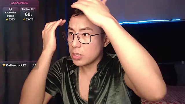 andrewmhilton_'s cam snapshot