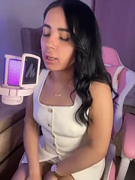 Emily-14's cam snapshot