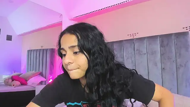 Giselle_Roldan's cam snapshot