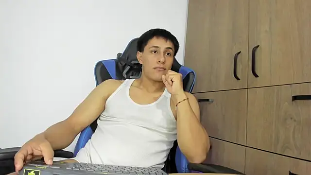 dorman_boy's cam snapshot