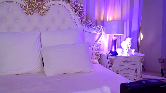 MeganStrain live sex cam