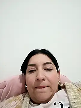 jade_nevez9090's cam snapshot