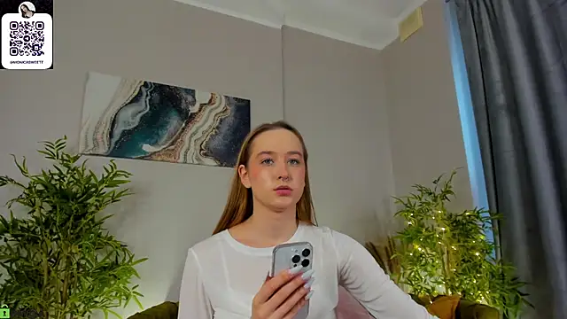 Sweett_Monica's cam snapshot