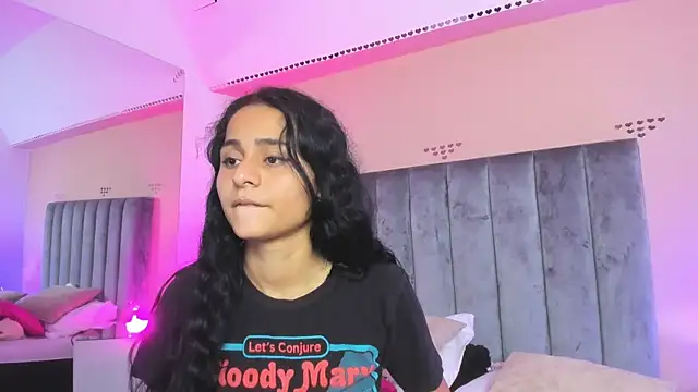 Giselle_Roldan's cam snapshot