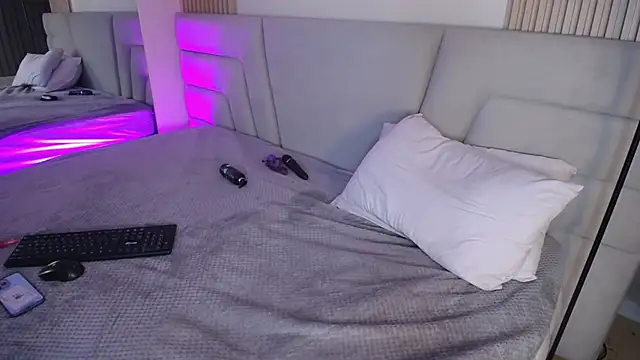 Miss_Loise's cam snapshot