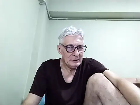 BIGUNCUTHARDCOCK live sex cam