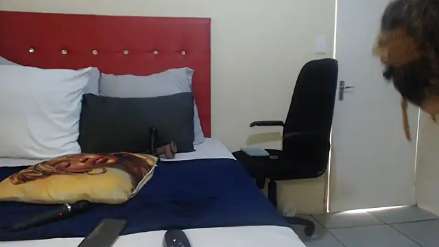 Foxybrownxx1's cam snapshot