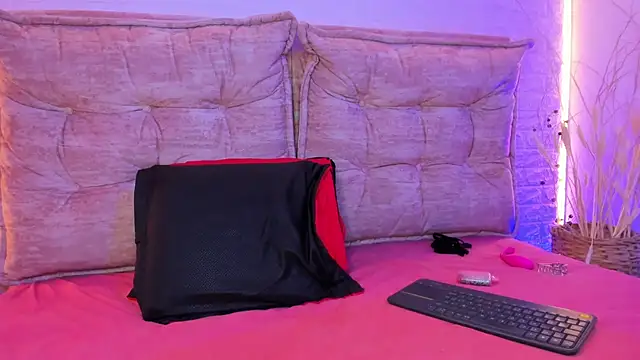 Salome_rouse1's cam snapshot