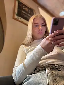 NewLale's cam snapshot